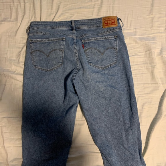 Levi’s 711 Skinny - Picture 2 of 2
